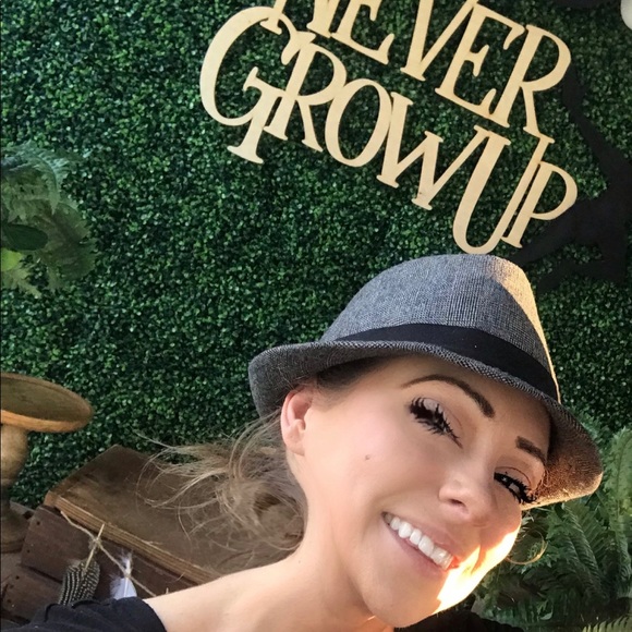 Meet your Posher, Ashley - Picture 4 of 12